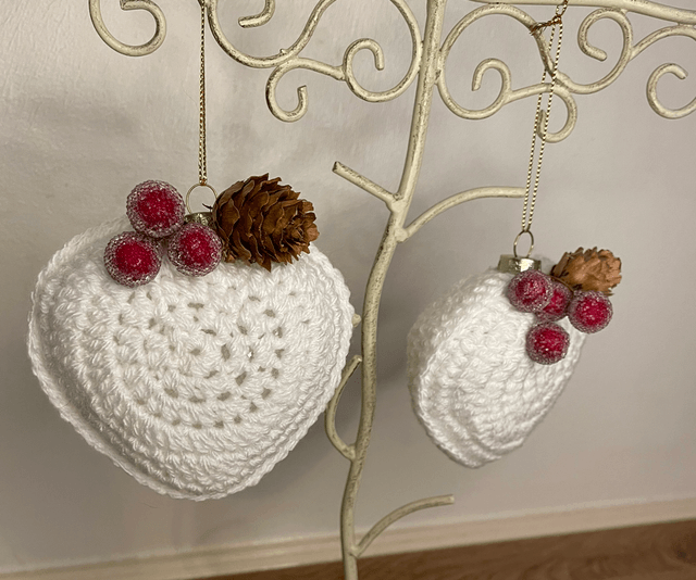 Crochet heart bauble